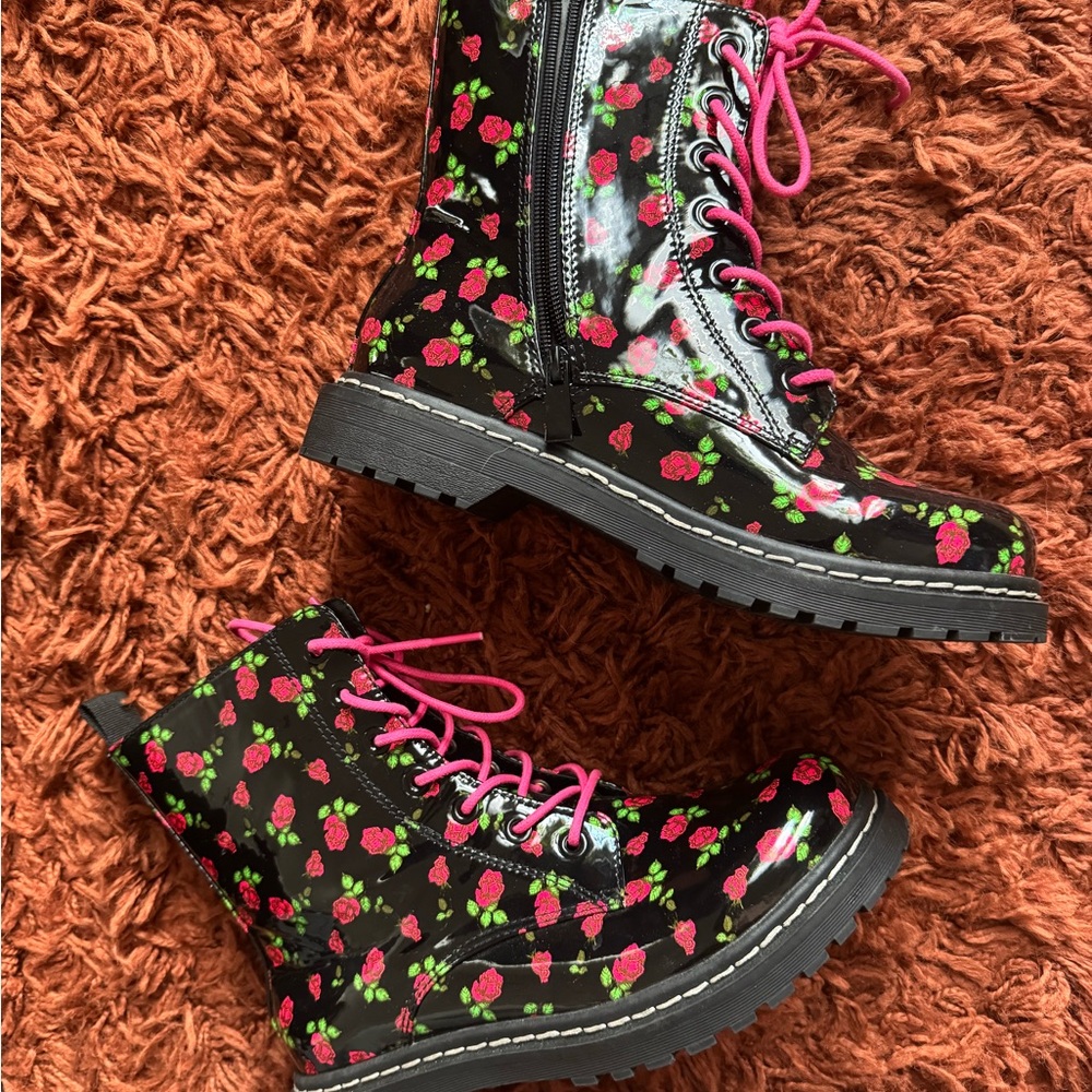 TORRID x Betsey Johnson Black Floral Combat Boots with Pink Laces 8W